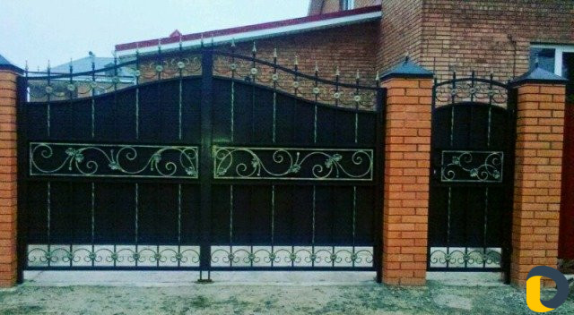 Поликарбонатом навесы. кованые вароты. решетки