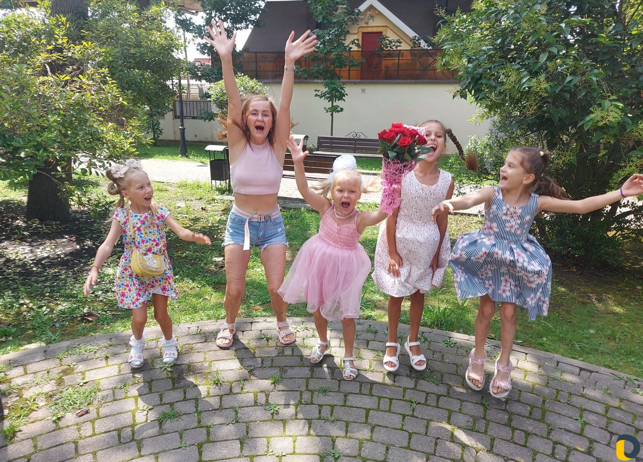 Помощница по дому няня