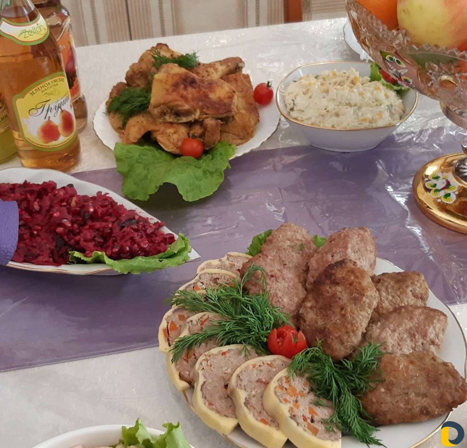 Повара,официанты,посудомойщицы