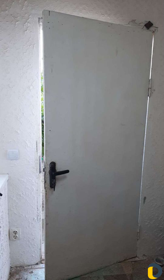 Принимаем и вывозим окна и двери б/у