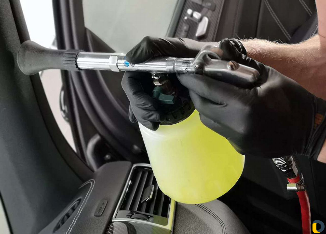 Профессиональная химчистка авто