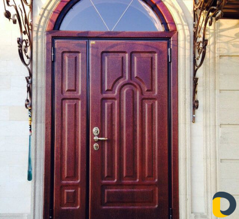 Профессиональная установка входных бронь дверей