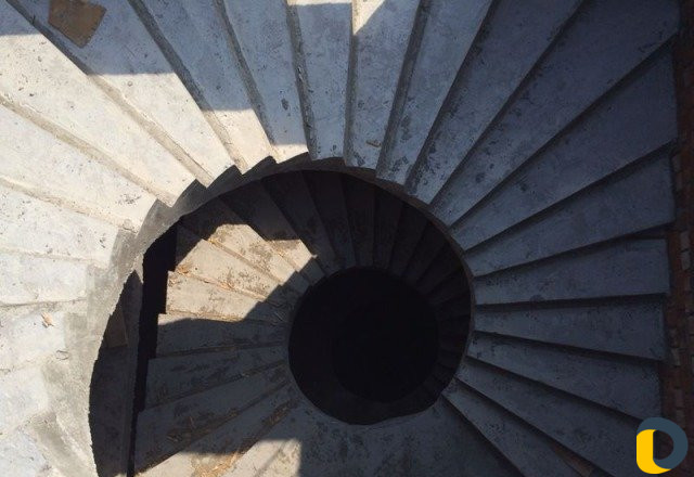 Профессиональная заливка железо бетонных лестниц и