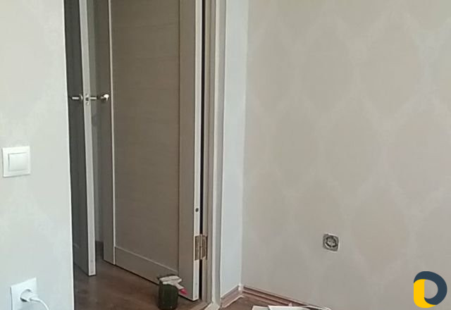 Профессионально клею Обои