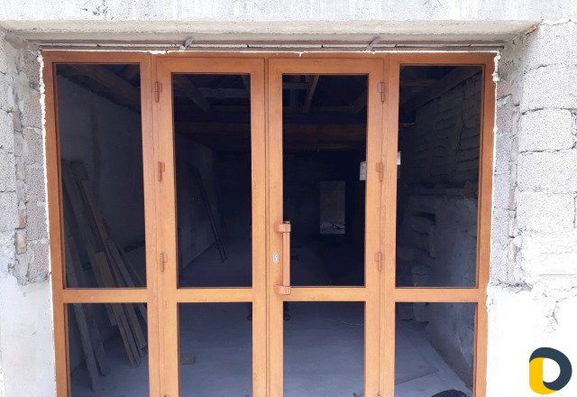 Производства пластиковых и алюминевых дверей витра