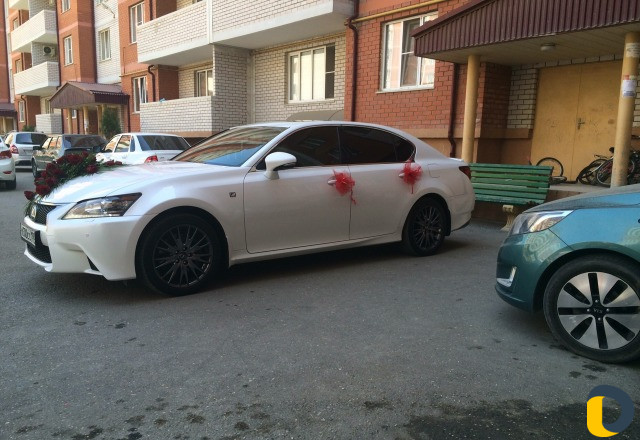 Прокат авто Lexus GS 350 Мерс 221