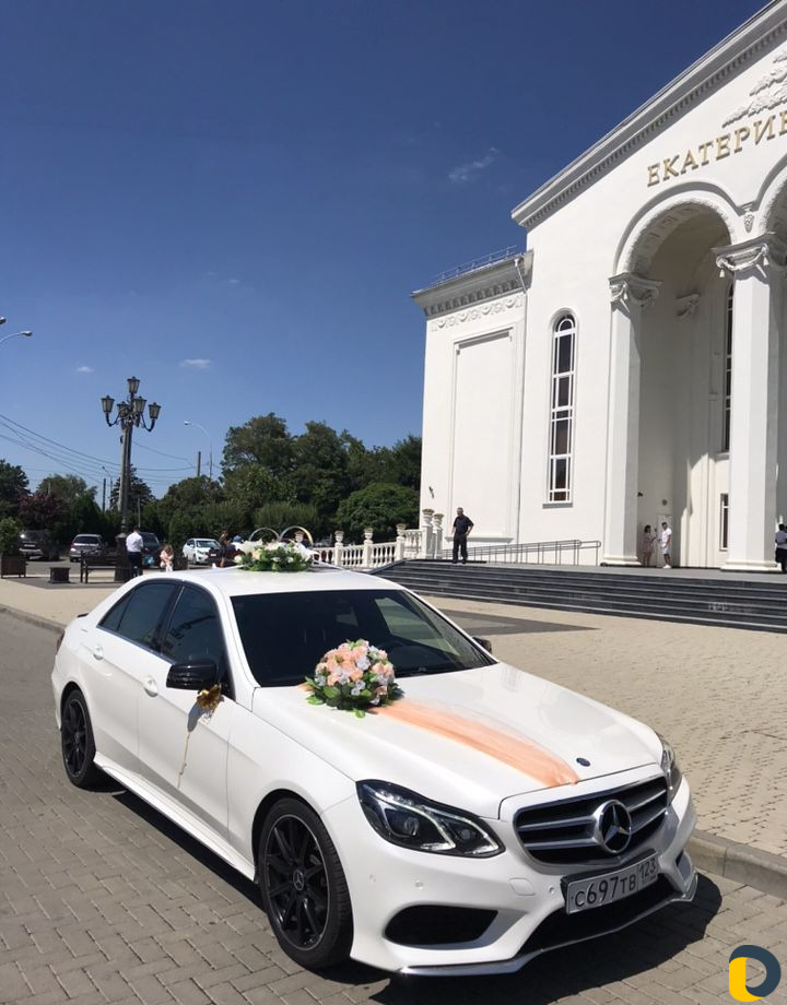 Прокат авто Mercedes на свадьбу