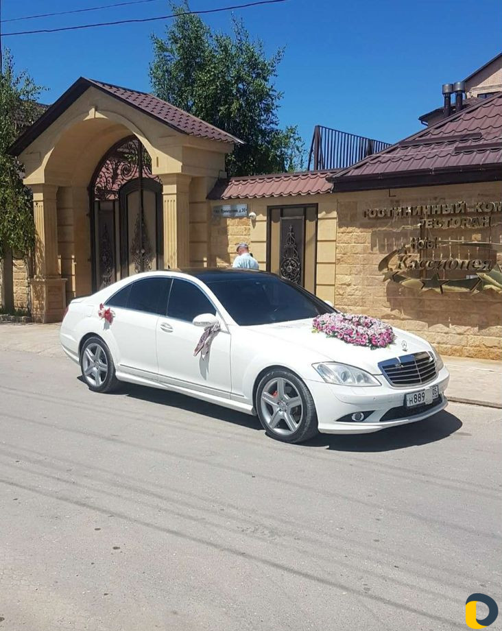 Прокат авто Мерседес 221