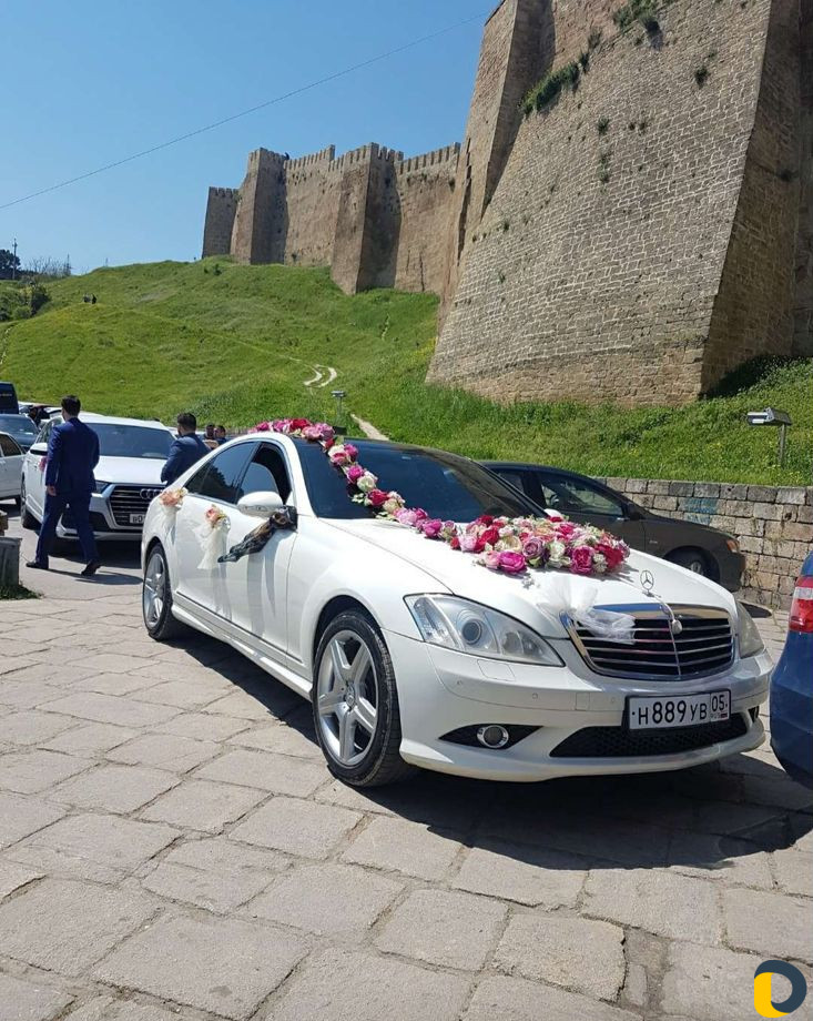 Прокат авто Мерседес 221