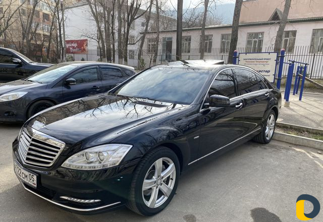 Прокат авто на свадьбу Maybach 222