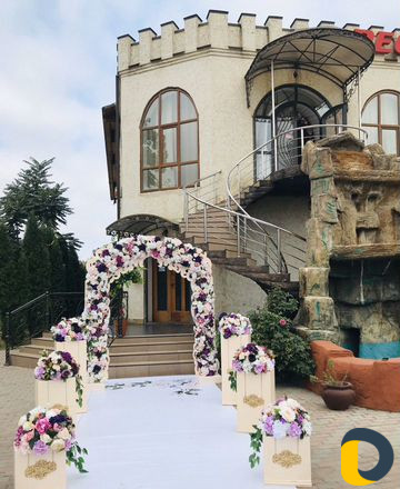 Прокат столы стулья арка фотозона