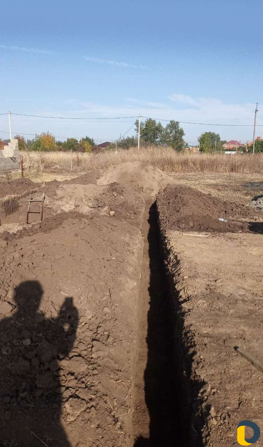 Проколы делаю под дорогой, земляные работы