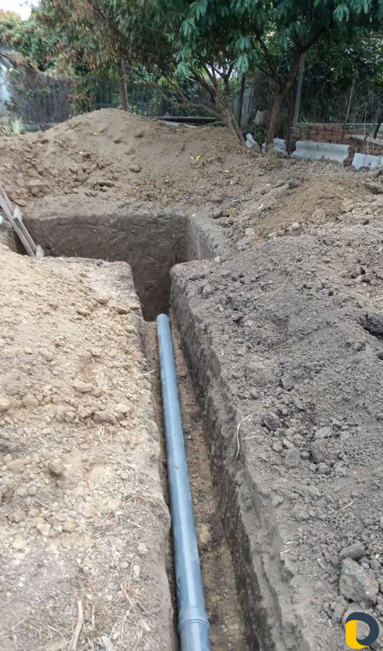 Проколы делаю под дорогой, земляные работы
