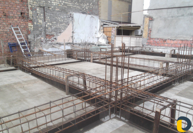 Прораб с бригадой