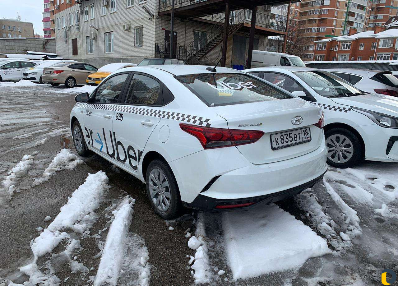 Работа водителем в Яндекс такси на парковой машине