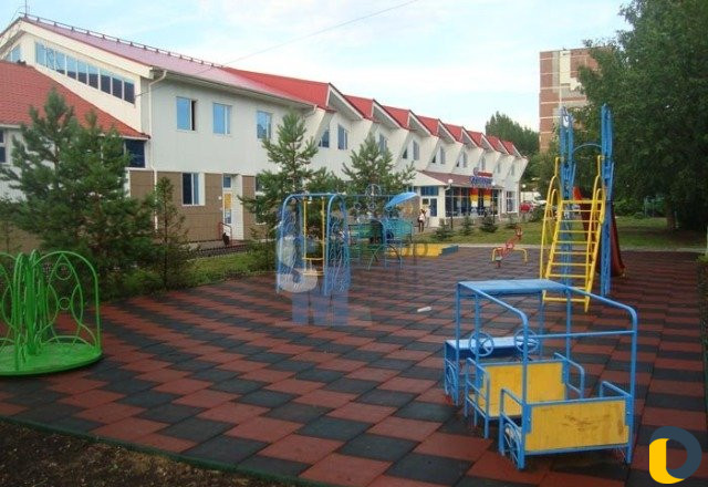 Резиновые плитки для детских площадок