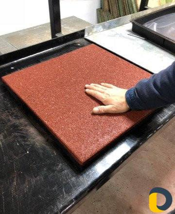 Резиновые плитки для детских площадок
