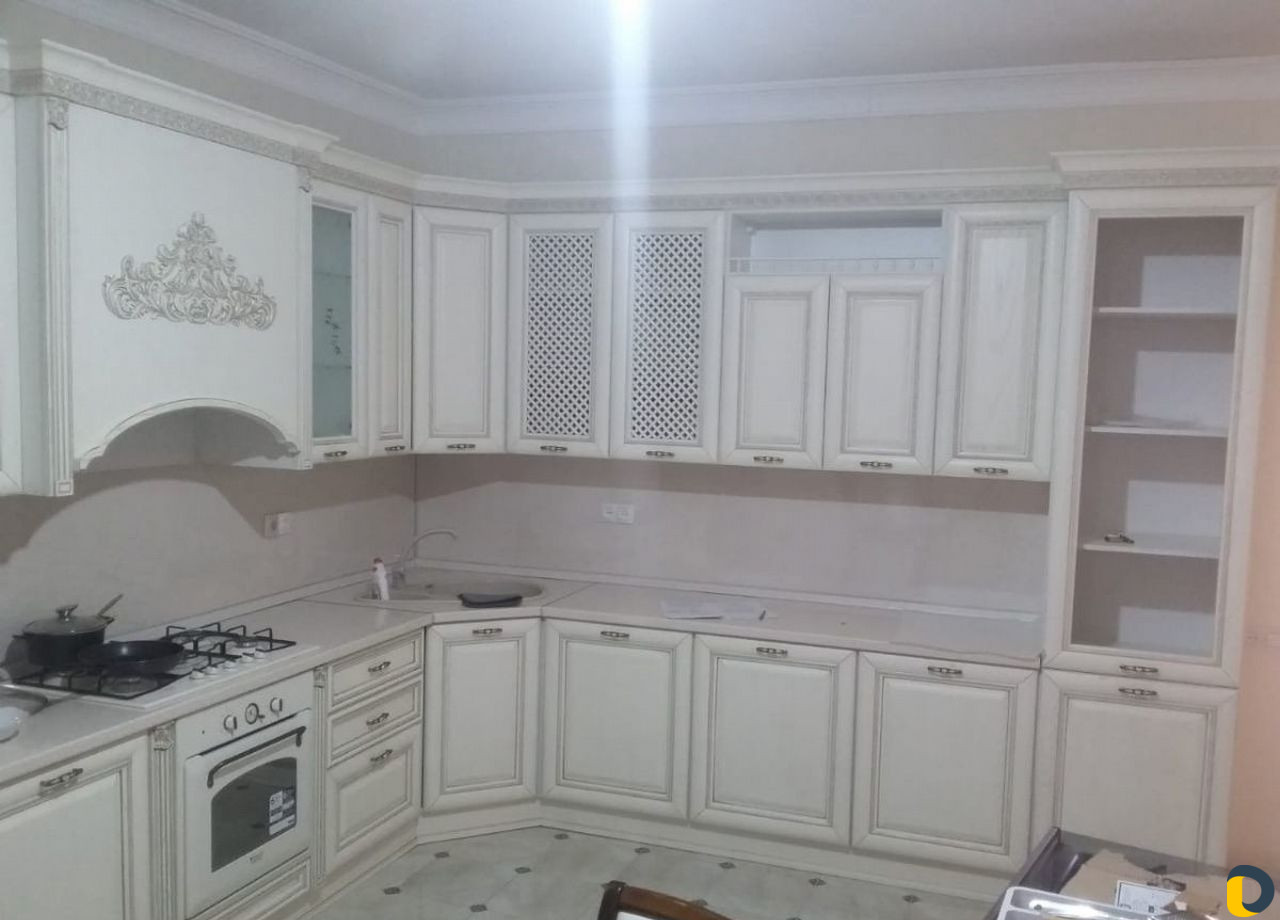 Сборка и установка кухни.мебели