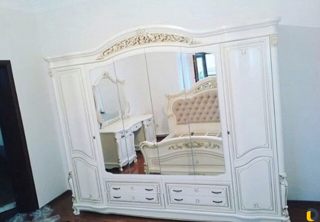 Сборщик мебели