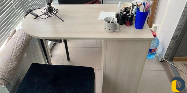Сдаётся маникюрное место