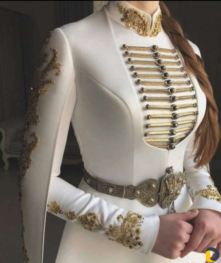 Сдается место в ателье. читайте адрес В описании