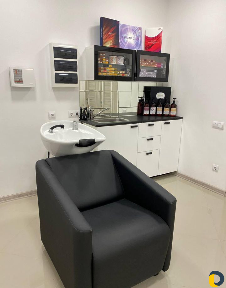 Сдам рабочее место в салоне красоты