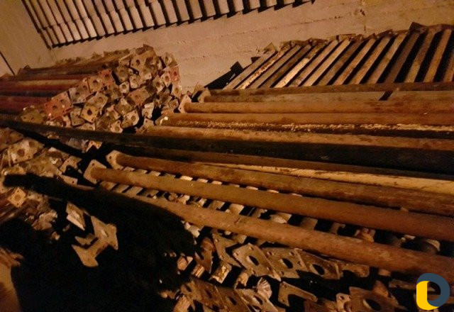 Сдаю стойки под монолит. телескопическая