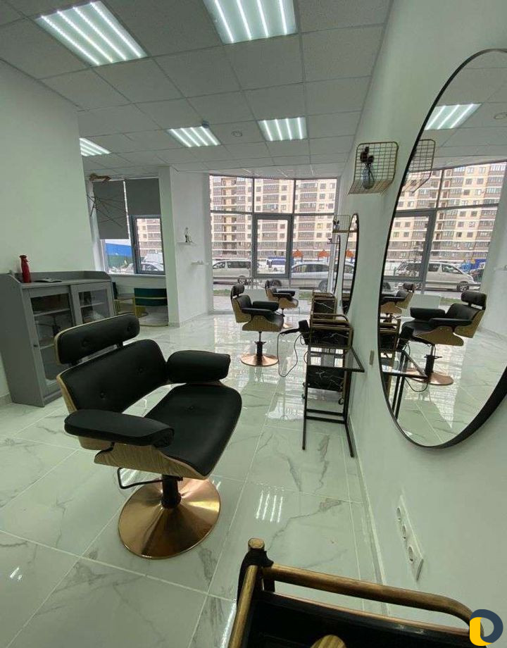 Сдаются места в аренду в новой студии