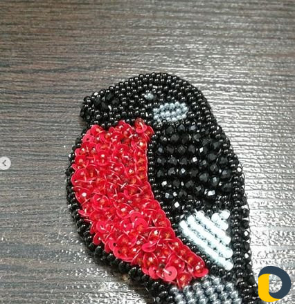 Серьги и броши ручной работы