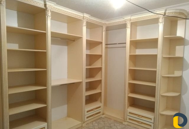 Шкафы комоды прихожки кухни и т д