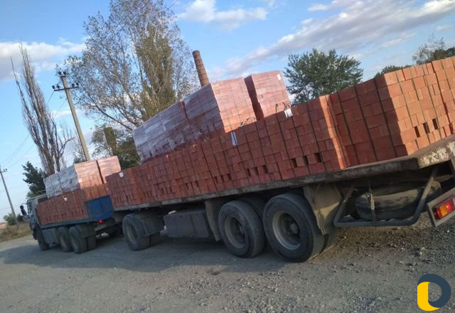 Шлакоблоки Кирпичи любой делаю доставку цемент и Т