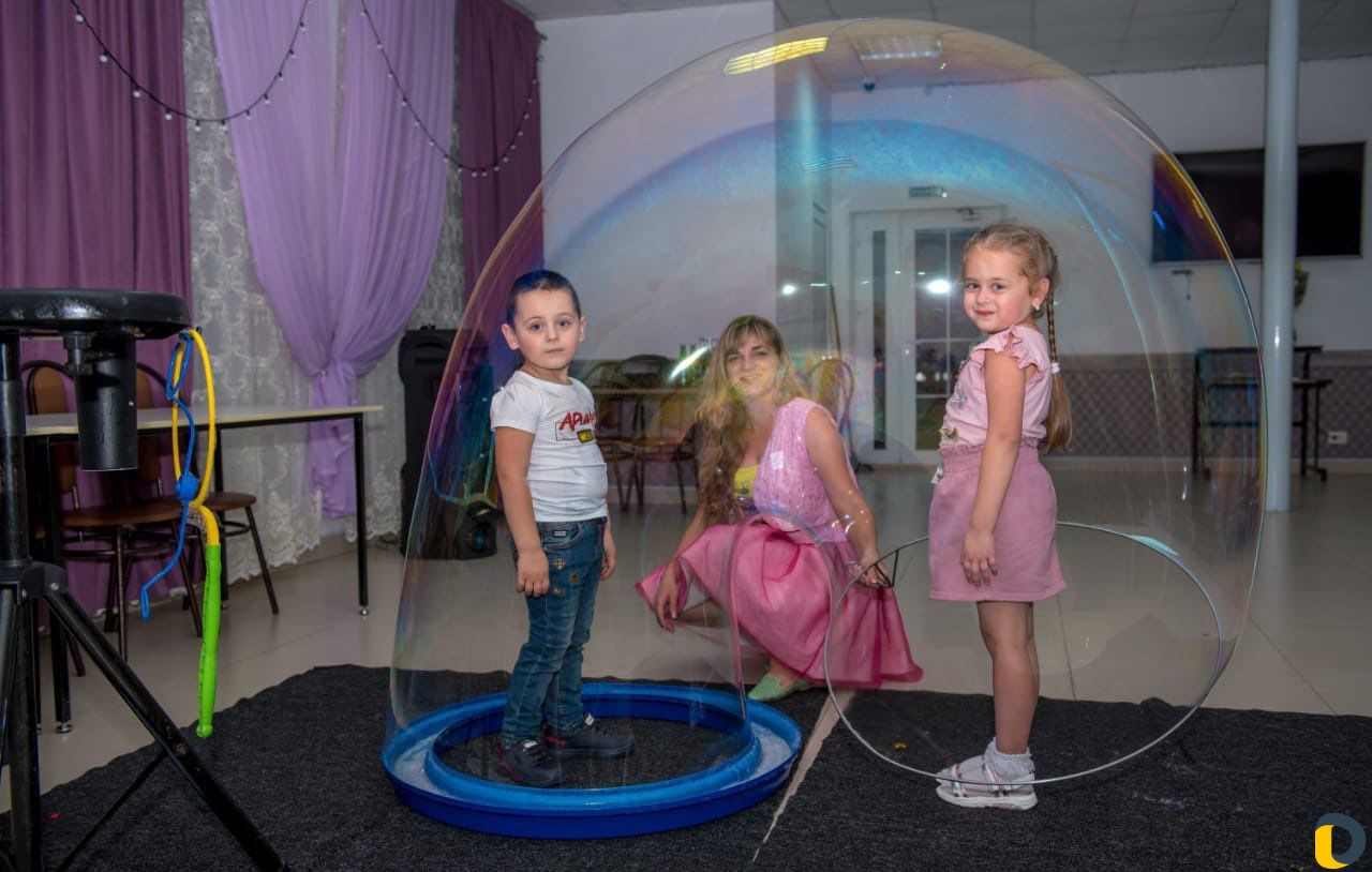 Шоу мыльных пузырей, аниматоры