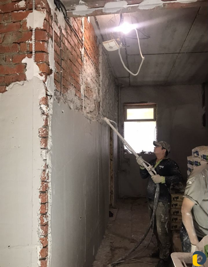 Штукатурка стен, потолков, стяжка пола