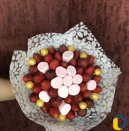 Сладкие и фруктовые букеты