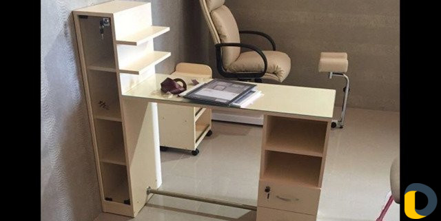 Столы для маникюра