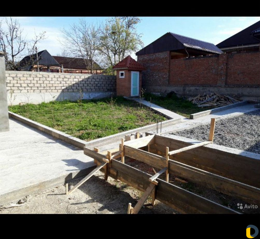 Строители