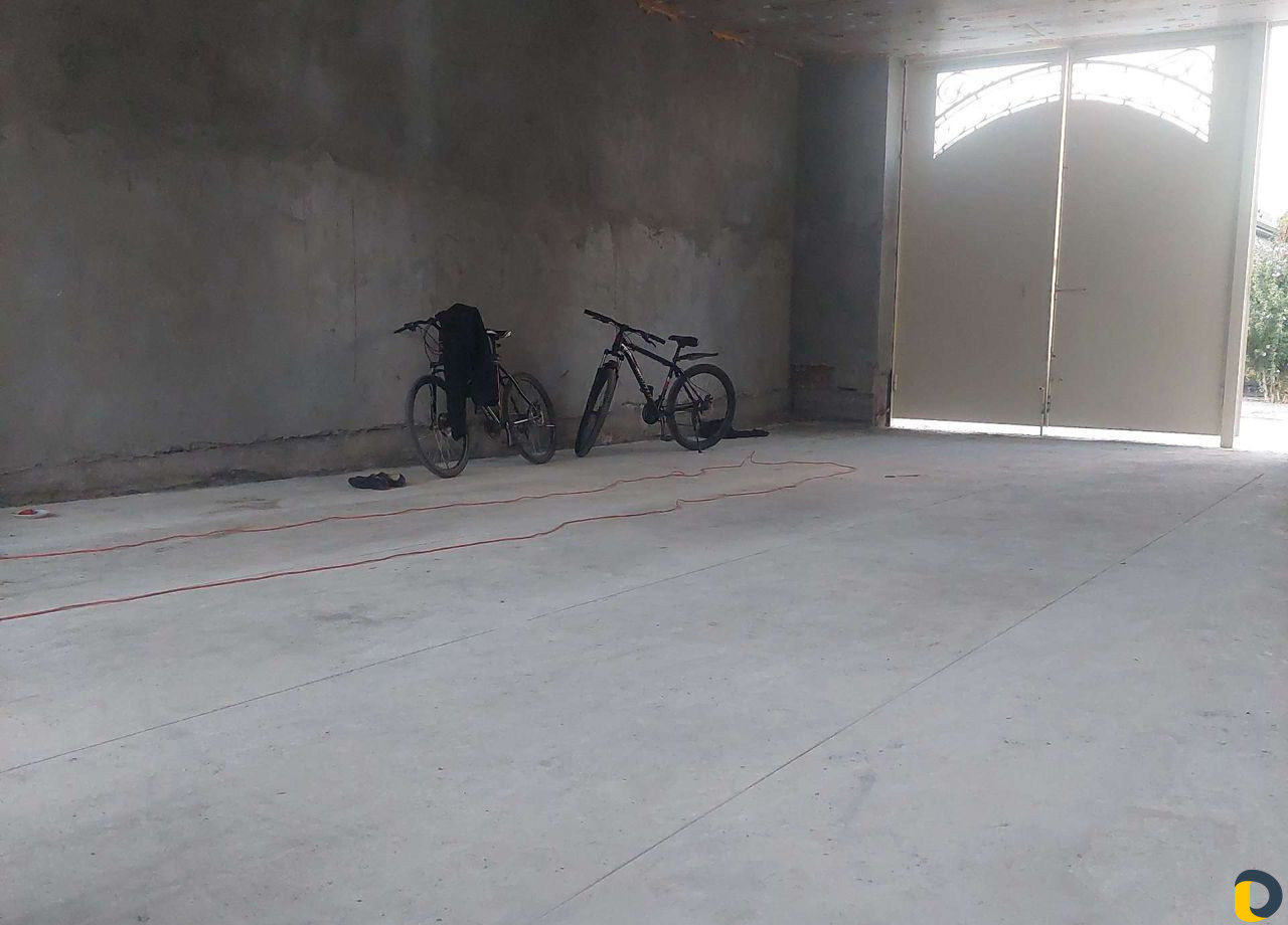 Стяжка пола штукатурка