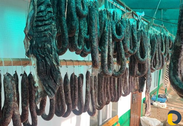 Сушенная колбаса, мясо, натуральный продукт курдюк