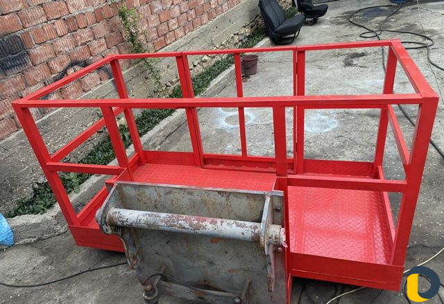 Телескопический погрузчик,бур