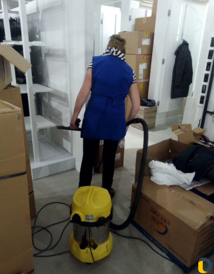 Уборка торговых центров, Магазинов