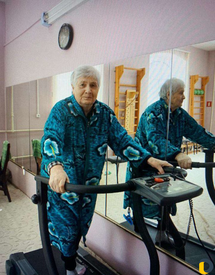 Уход за пожилыми людьми