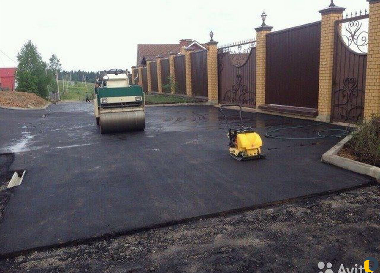 Укладка асфальта во дворе-асфальтирование