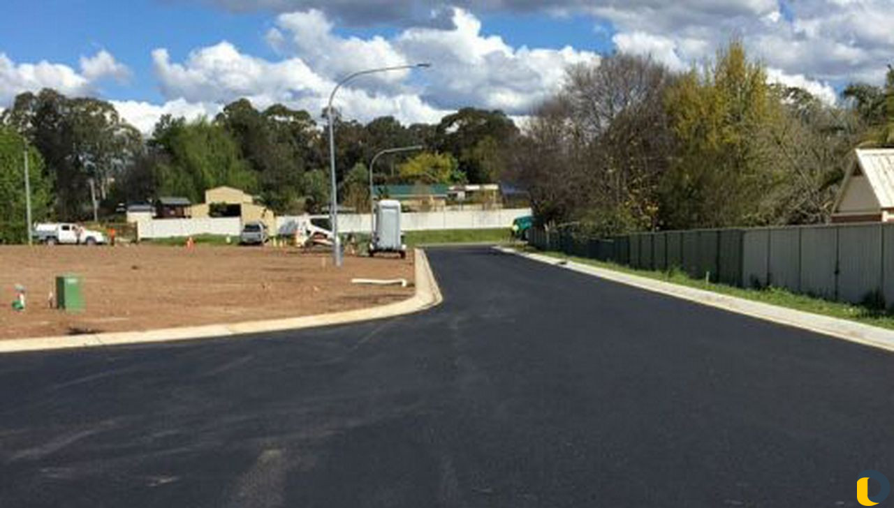 Укладка асфальта во дворе-асфальтирование