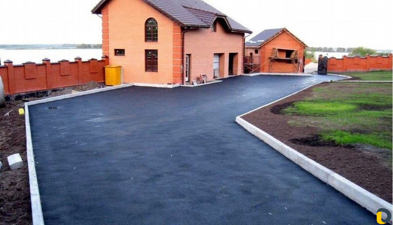 Укладка асфальта во дворе-асфальтирование