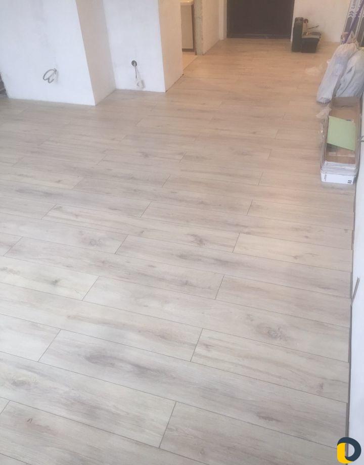Укладка ламината, кварцвиниловой плитки/ламината