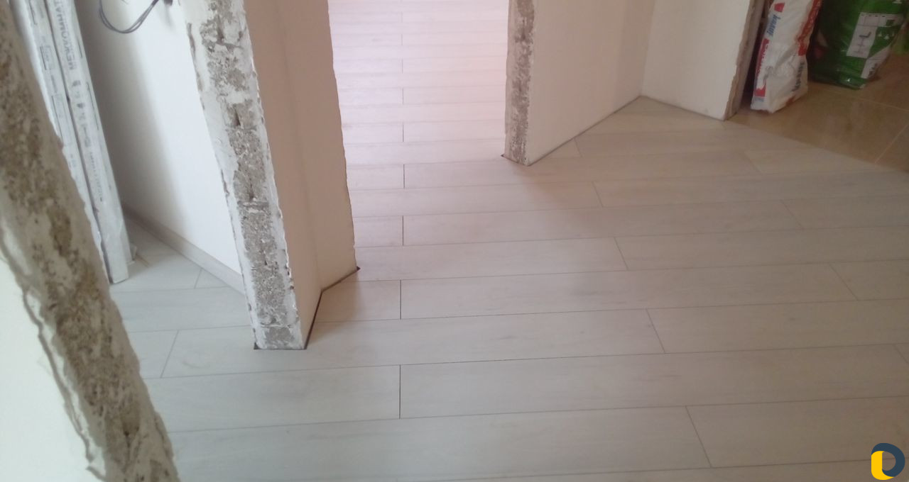 Укладка ламината напольных покрытий