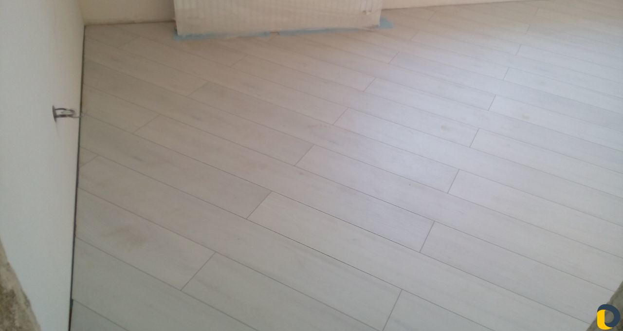 Укладка ламината напольных покрытий