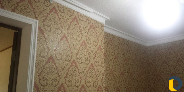 Укладка ламината обои евроремонт дома ква