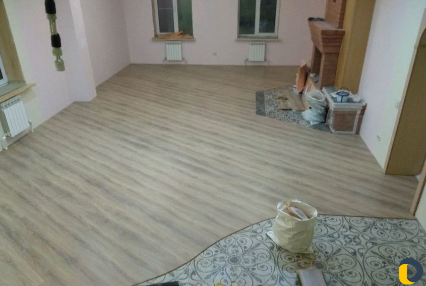 Укладка ламината. Выравнивание полов