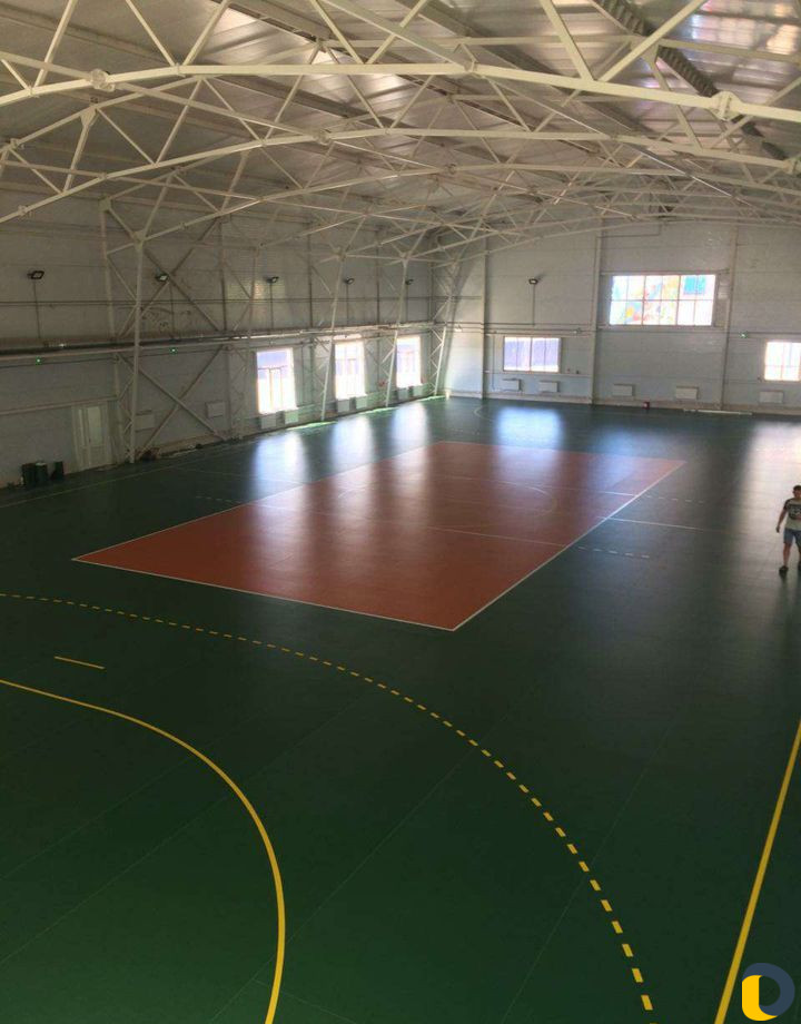 Укладка линолеума и спортивных покрытий